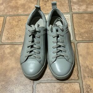Gray Men's Sneakers Earth Origins Women’s Gray Lace-Up Sneakers Size 7.5